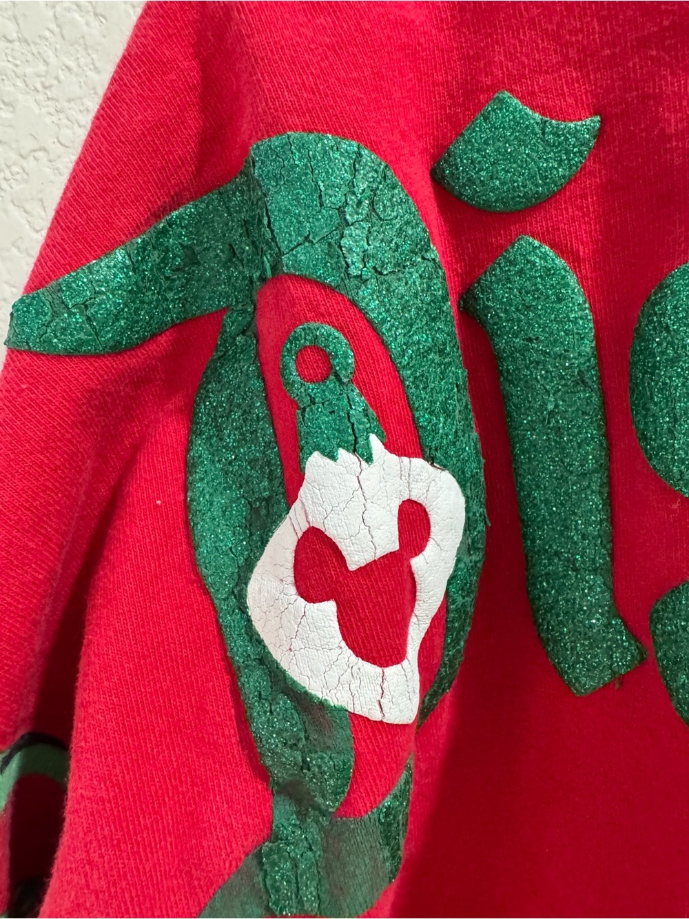 Disney Red Holiday Crewneck Top Disneyland 2018 - Picture 5 of 6
